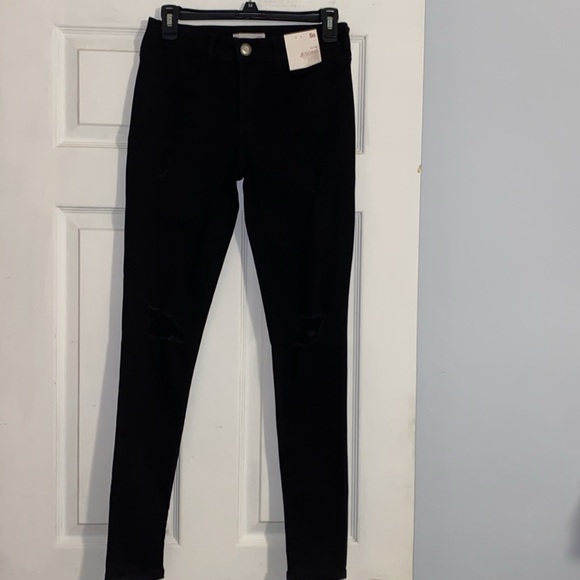 So Black Low Rise Distressed Straight Leg Jegging Jeans NWT - Picture 4 of 13